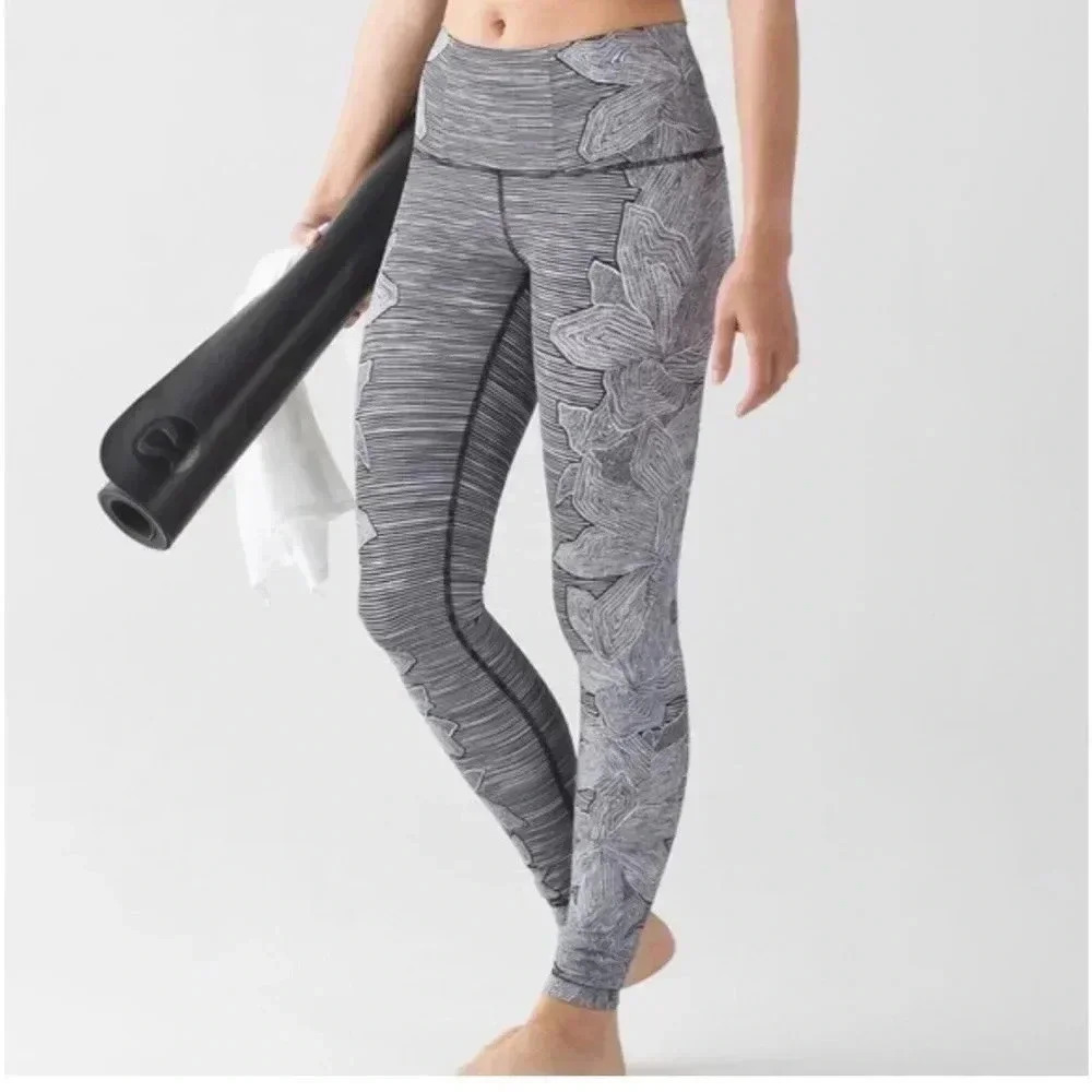 Lululemon Dottie tribe legging yoga Pilates gym wearable art womens size 8